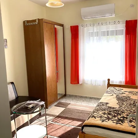 Gemuetliche Zwischen Bergen Und アパート *