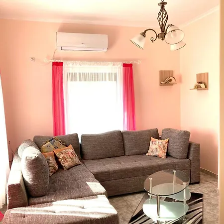 Gemuetliche Zwischen Bergen Und *