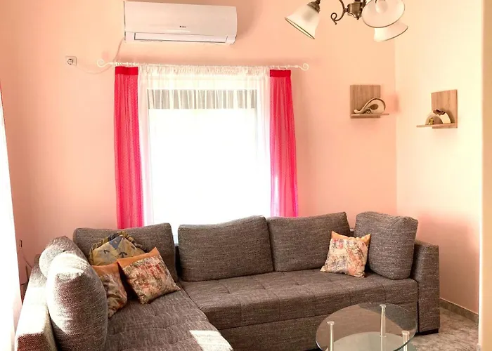 Gemuetliche Zwischen Bergen Und *